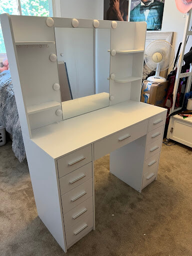 Furniture assembly